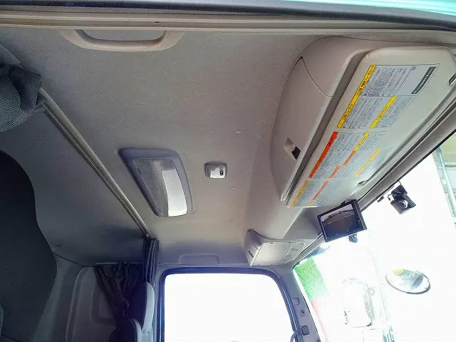 2人乗り ベッド付 室内LED灯/カーテン|いすゞ ギガ 2PG-CYY77C(6x4)の写真17