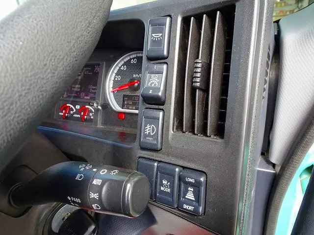 いすゞ ギガ 2PG-CYY77C(6x4)の写真20