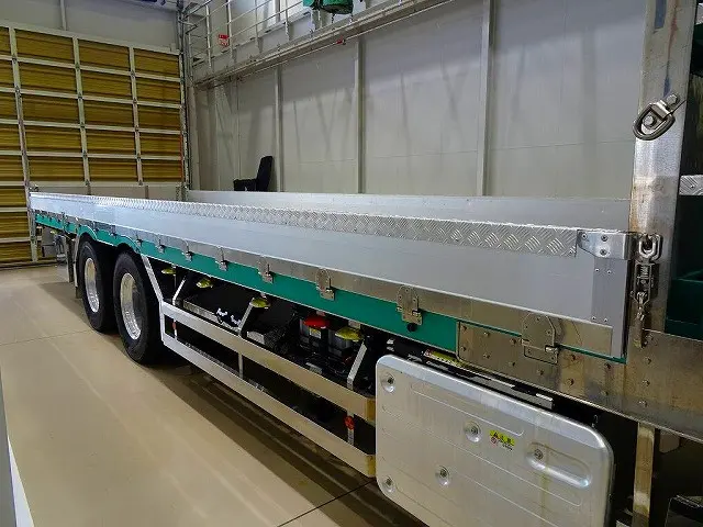 荷台内寸:880×239×30(リア:39) 三方開 アルミアオリ アオリ三方上部アルミ縞鋼板張り ステンレス製アオリヒンジ/左右セイコーラック 荷台床鉄板張り 埋め込みフック23対 パイプ立て穴5対|いすゞ ギガ 2PG-CYY77C(6x4)の写真23