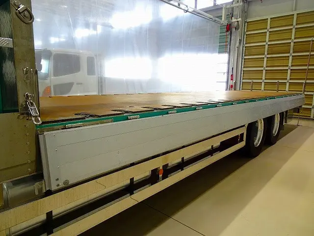 荷台内寸:880×239×30(リア:39) 三方開 アルミアオリ アオリ三方上部アルミ縞鋼板張り ステンレス製アオリヒンジ/左右セイコーラック 荷台床鉄板張り 埋め込みフック23対 パイプ立て穴5対|いすゞ ギガ 2PG-CYY77C(6x4)の写真29