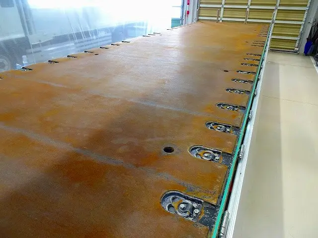 荷台内寸:880×239×30(リア:39) 三方開 アルミアオリ アオリ三方上部アルミ縞鋼板張り ステンレス製アオリヒンジ/左右セイコーラック 荷台床鉄板張り 埋め込みフック23対 パイプ立て穴5対|いすゞ ギガ 2PG-CYY77C(6x4)の写真30