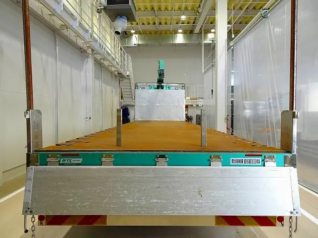 荷台内寸:880×239×30(リア:39) 三方開 アルミアオリ アオリ三方上部アルミ縞鋼板張り ステンレス製アオリヒンジ/左右セイコーラック 荷台床鉄板張り 埋め込みフック23対 パイプ立て穴5対|いすゞ ギガ 2PG-CYY77C(6x4)の写真31