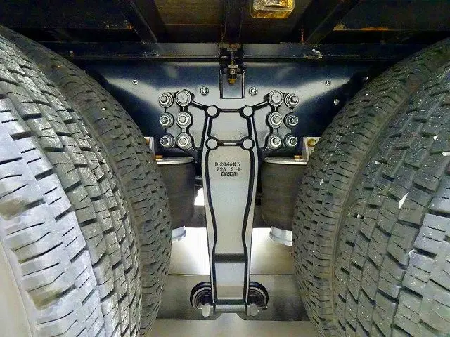 タイヤ止め4個 クレーン足場板2枚 ステンレス製リアフェンダー/サイドガード|いすゞ ギガ 2PG-CYY77C(6x4)の写真43