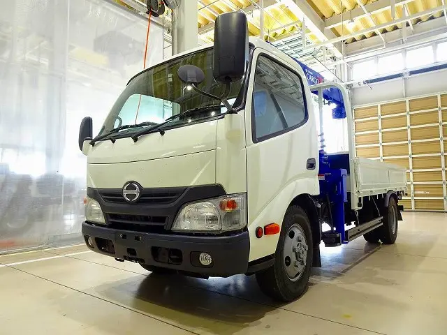 日野 デュトロ TKG-XZU695M(4WD)の写真1