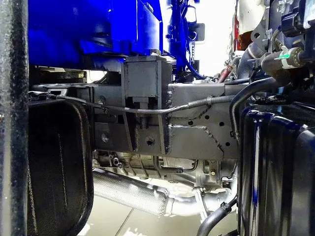 シャーシは 錆止め/マフラー塗装 仕上げに力を入れています。|日野 デュトロ 2RG-XZU645M(2WD)の写真47