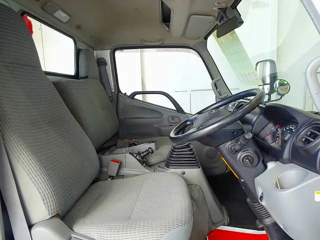 車線逸脱警報装置 衝突被害軽減ブレーキ フォグランプ トラクションコントロール 電動パーキングブレーキ 室内LED灯 ハイルーフ|日野 デュトロ TKG-XZU695M(4WD)の写真6