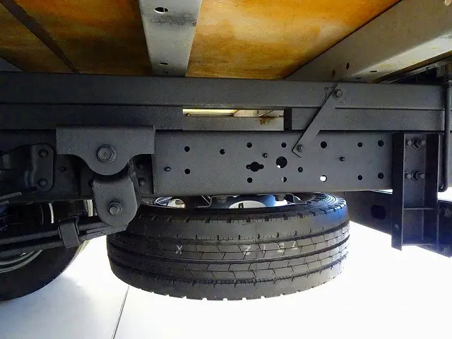 燃料タンク100L クレーン足場板2枚 シャーシは 錆止め/マフラー塗装 仕上げに力を入れています。|日野 デュトロ TKG-XZU695M(4WD)の写真38