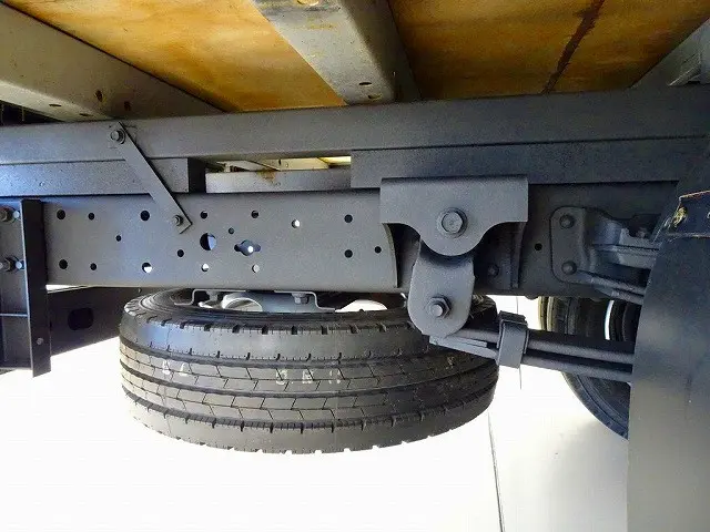 燃料タンク100L クレーン足場板2枚 シャーシは 錆止め/マフラー塗装 仕上げに力を入れています。|日野 デュトロ TKG-XZU695M(4WD)の写真44