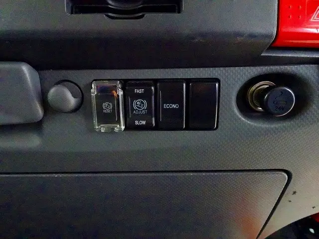 いすゞ エルフ TPG-NPR85YN(2WD)の写真16