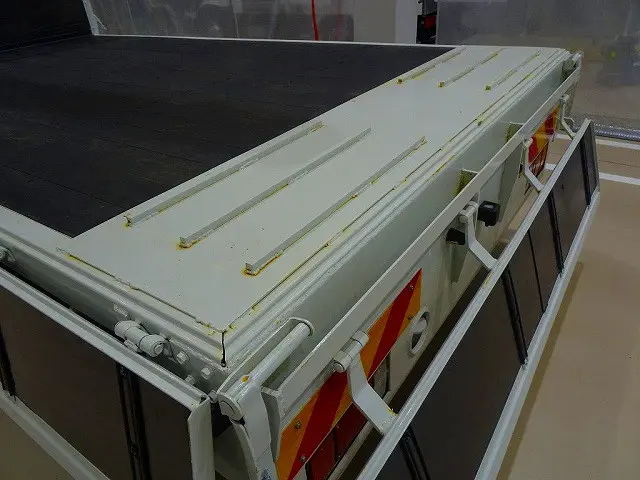 リアブル積み加工|いすゞ エルフ TPG-NPR85YN(2WD)の写真30