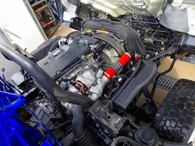 エンジンルーム|いすゞ エルフ TPG-NPR85YN(2WD)の写真40