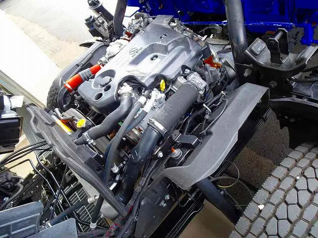 エンジンルーム|いすゞ エルフ TPG-NPR85YN(2WD)の写真41
