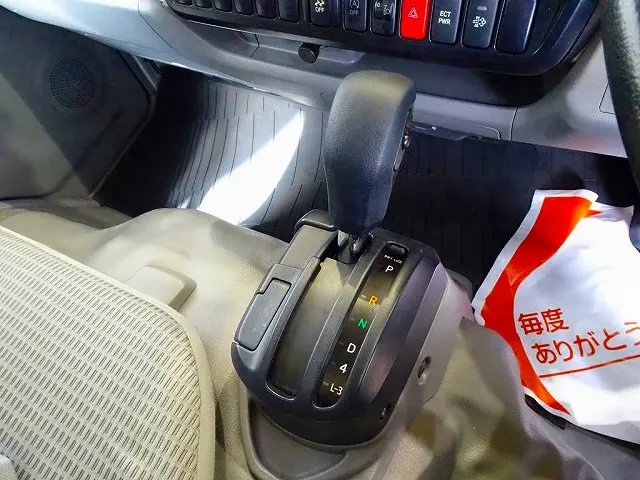 フロアAT 2ペダル|トヨタ トヨエース TKG-XZC645(2WD)の写真15