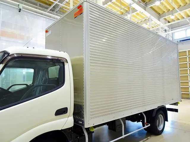 荷台内寸：450×177×210　トランテックス/V027G7201　リア観音扉　ラッシングレール1段(100cm)　ジョロダーレール2列/ジョロダー付　荷室灯2個|トヨタ ダイナ 2RG-XZU655(2WD)の写真29