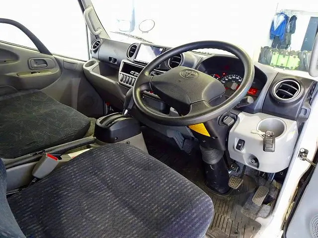 トヨタ トヨエース TPG-XZU605(2WD)の写真5