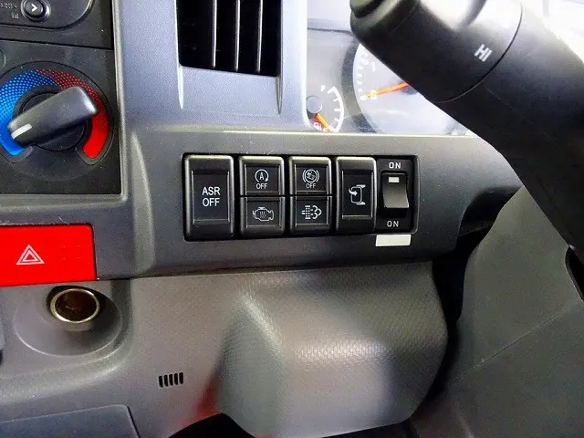 いすゞ エルフ TRG-NJR85A(2WD)の写真11