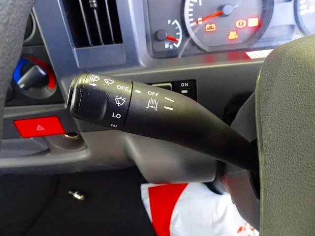 いすゞ エルフ TRG-NJR85A(2WD)の写真17