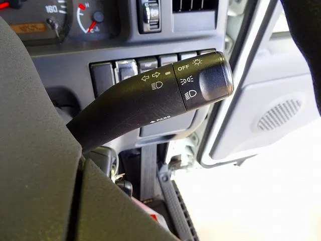 いすゞ エルフ TRG-NJR85A(2WD)の写真18