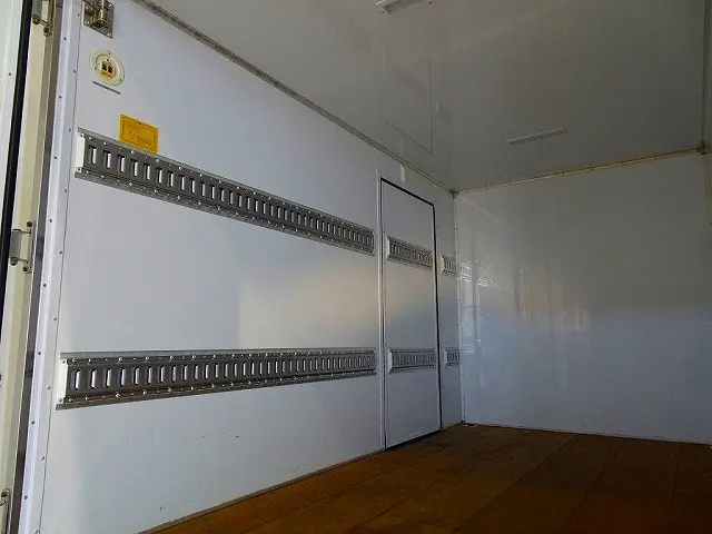 ステンレス製ラッシングレール2段(53cm/125cm)|いすゞ エルフ TRG-NJR85A(2WD)の写真23