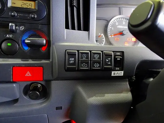 いすゞ エルフ TRG-NJR85A(2WD)の写真12