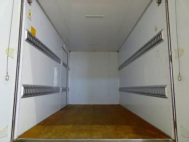 荷台内寸：320×175×190　東プレ　R1年製　R観音扉/90度ストッパー付　箱厚み5.5cm　左サイドスライドドア　ステンレス製ラッシングレール2段　水抜き穴前1対　荷室LED灯2個|いすゞ エルフ TRG-NJR85A(2WD)の写真22