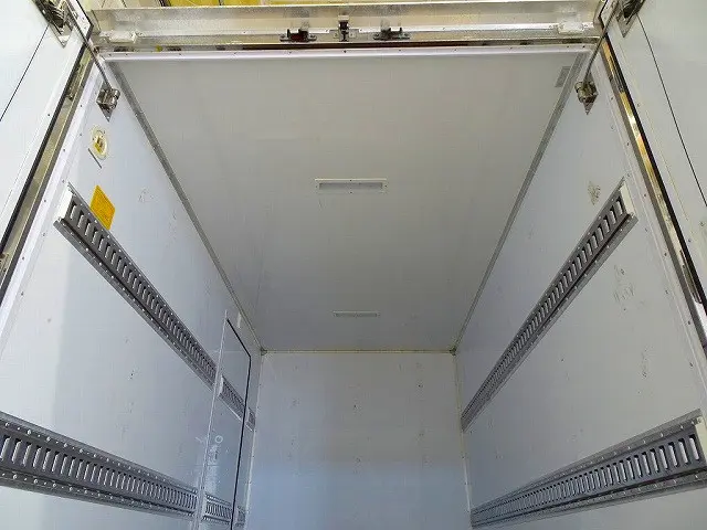 荷台内寸：320×175×190　東プレ　R1年製　R観音扉/90度ストッパー付　箱厚み5.5cm　左サイドスライドドア　ステンレス製ラッシングレール2段　水抜き穴前1対　荷室LED灯2個|いすゞ エルフ TRG-NJR85A(2WD)の写真24