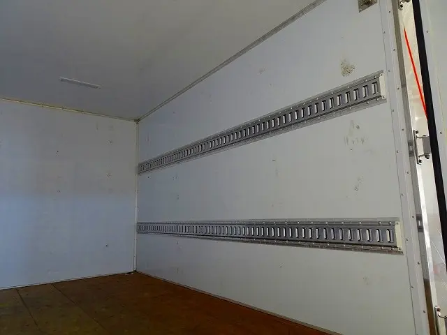 ステンレス製ラッシングレール2段(53cm/125cm)|いすゞ エルフ TRG-NJR85A(2WD)の写真26