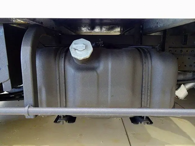 いすゞ エルフ TRG-NJR85A(2WD)の写真42