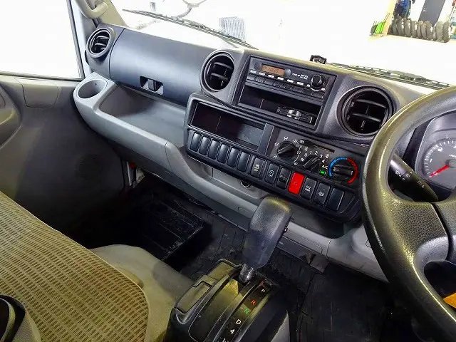日野 デュトロ TKG-XZC645M(2WD)の写真9