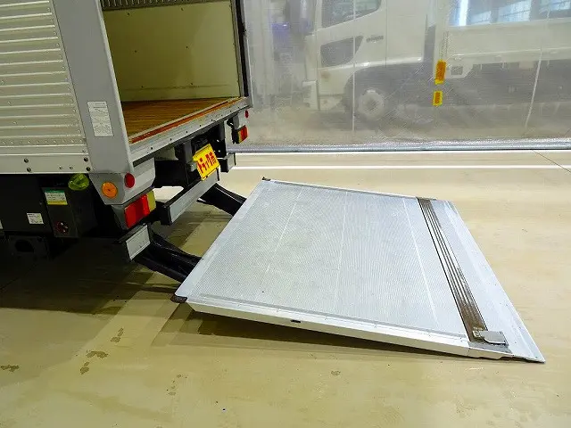 フルゲート　1,000kg　日本フルハーフ/TLH-10G　長：159cm　幅：186cm/有効幅：173cm　PGカートストッパー/サイドガード付　左シャシリア/荷室内PGスイッチコード|日野 デュトロ TKG-XZU655M(2WD)の写真29