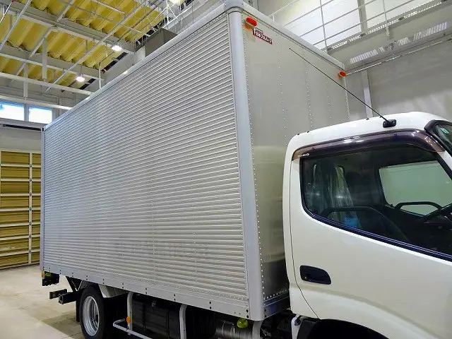 荷台内寸：452×184×225　リア上部跳ね上げ式/下部フルゲート1,000kg付　左サイドスライドドア　ラッシングレール2段(75cm/150cm)　荷室灯2個|日野 デュトロ TKG-XZU655M(2WD)の写真31