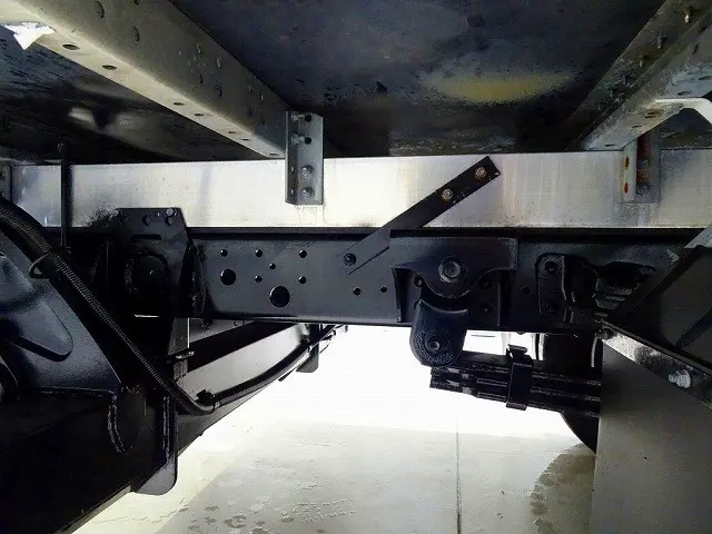 燃料タンク100L　シャーシは 錆止め/マフラー塗装 仕上げに力を入れています。|日野 デュトロ TKG-XZU655M(2WD)の写真46