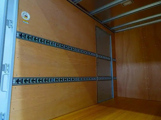 荷台内寸:320×177×217 トランテックス リア観音扉/90度ストッパー付 左サイドスライドドア(200cm/93cm) ラッシング2段(60cm/120cm)/ベルト2個 荷室LED灯2個|日野 デュトロ 2KG-XZU605M(2WD)の写真25