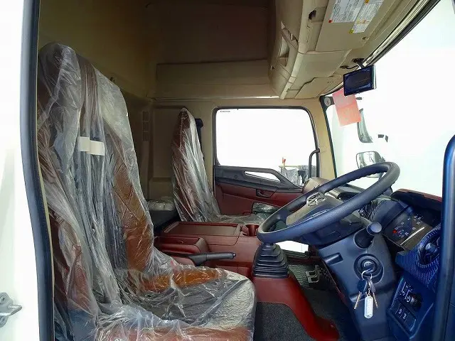 クルーズコントロール　坂道発進補助装置　車線逸脱警報装置　衝突被害軽減ブレーキ　アイドリングストップ　フォグランプ　トラクションコントロール　室内LED灯/カーテン　ハイルーフ　|日野 レンジャー 2PG-FD2ABG(2WD)の写真6