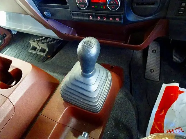 フロア6MT|日野 レンジャー 2PG-FD2ABG(2WD)の写真18