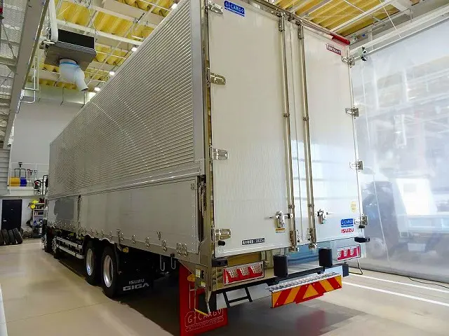 お問合せ管理No.G350　R7 ギガ 13.8t 4軸 アルミウイング リアエアサス 380ps 未使用車|いすゞ ギガ 2PG-CYJ77D(8x4)の写真4