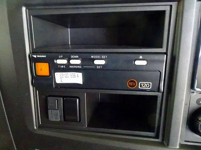 いすゞ ギガ 2PG-CYJ77D(8x4)の写真12