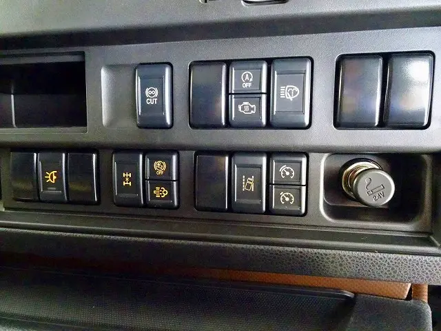 いすゞ ギガ 2PG-CYJ77D(8x4)の写真14