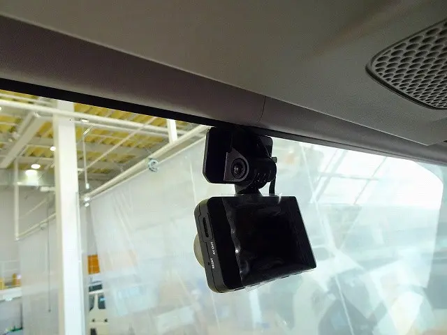 ドライブレコーダー|いすゞ ギガ 2PG-CYJ77D(8x4)の写真18