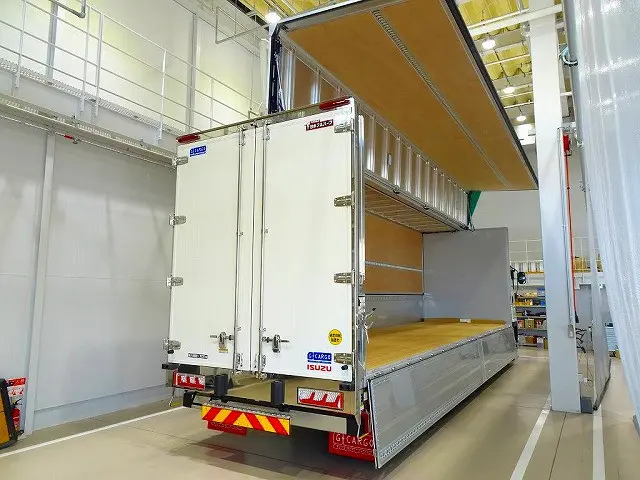 お問合せ管理No.G350　R7 ギガ 13.8t 4軸 アルミウイング リアエアサス 380ps 未使用車|いすゞ ギガ 2PG-CYJ77D(8x4)の写真32