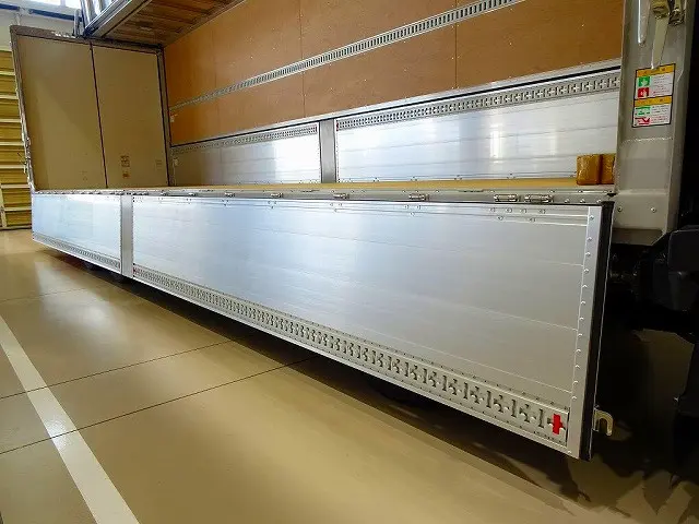 荷台内寸：968×241×265　センタースロットル付五方開　セイコーラック　床フック9対　ラッシング2段(69cm/150cm)/バー2本/ベルト1個　荷室LED灯4個|いすゞ ギガ 2PG-CYJ77D(8x4)の写真34