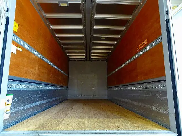 荷台内寸：626×241×240　日本フルハーフ/DMS　リア上部跳ね上げ式/下部フルゲート付　床フック8対　ラッシングレール2段(61cm/140cm)　荷室LED灯3個　PG/1,000kg付|いすゞ フォワード 2RG-FRR90S2(2WD)の写真23