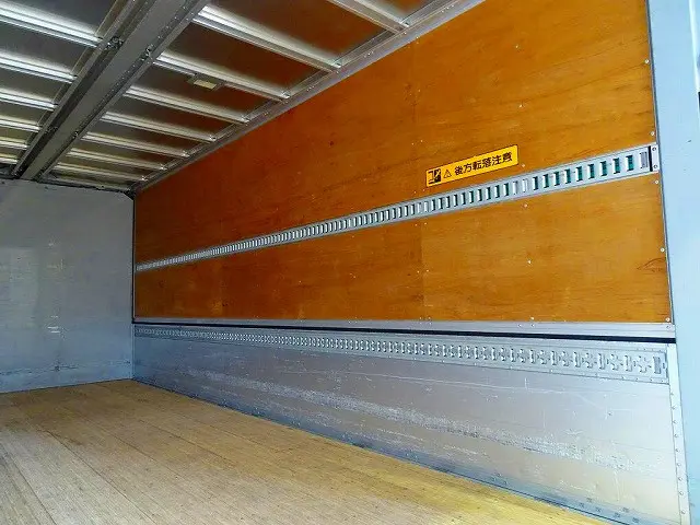 荷台内寸：626×241×240　日本フルハーフ/DMS　リア上部跳ね上げ式/下部フルゲート付　床フック8対　ラッシングレール2段(61cm/140cm)　荷室LED灯3個　PG/1,000kg付|いすゞ フォワード 2RG-FRR90S2(2WD)の写真27