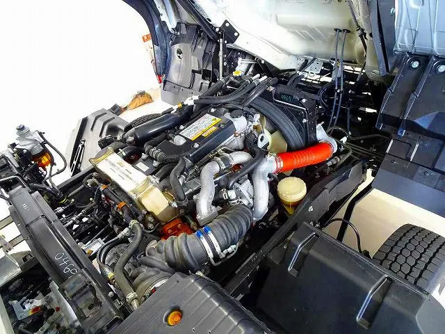 エンジンルーム|いすゞ フォワード 2RG-FRR90S2(2WD)の写真40