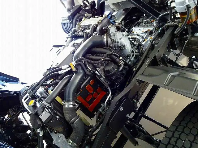 エンジンルーム|いすゞ フォワード 2RG-FRR90S2(2WD)の写真41