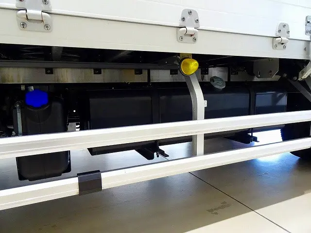 燃料タンク200L　アドブルー　アルミ製リアフェンダー/サイドガード|いすゞ フォワード 2RG-FRR90S2(2WD)の写真43