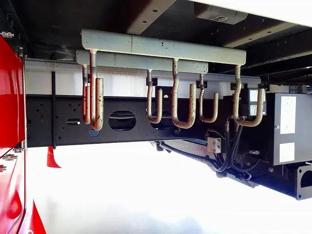 燃料タンク200L　タイヤ止め2個　アルミ製リアフェンダー/サイドガード　左シャシリア3連タイヤチェーンフック2個　右シャシリア工具箱|いすゞ フォワード 2RG-FRR90S2(2WD)の写真44