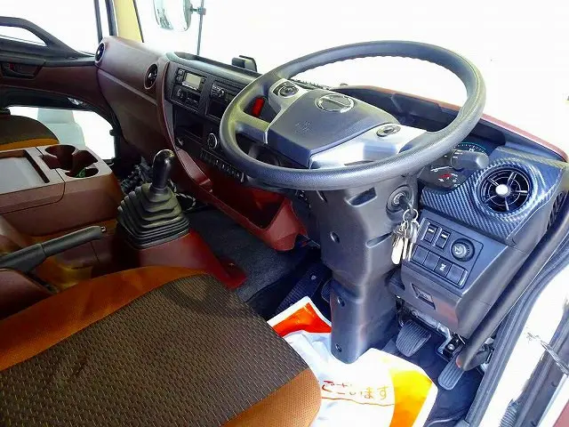 オートAC PS PW SRS ABS 集中ドアロック 左電格ミラー エアサスシート/肘掛け AM/FMラジオ ETC バックモニター アドブルー ターボ 排気ブレーキ|日野 レンジャー 2KG-FD2ABG(2WD)の写真5