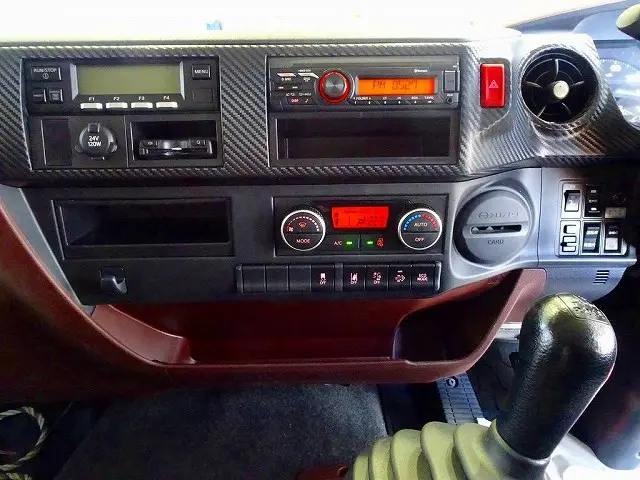 2人乗り クルーズコントロール 坂道発進補助装置 車線逸脱警報装置 衝突被害軽減ブレーキ フォグランプ トラクションコントロール 室内LED灯/カーテン フロア6MT|日野 レンジャー 2KG-FD2ABG(2WD)の写真9