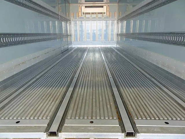 荷台内寸:619×231×206 床キーストン/ジョロダーレール4列(ジョロダー欠) リア門枠中央ジョロダー入れケース 左サイド開閉式ドア ラッシング2段/バー2本 水抜き穴前後2対 荷室LED灯3個|日野 レンジャー 2KG-FD2ABG(2WD)の写真20